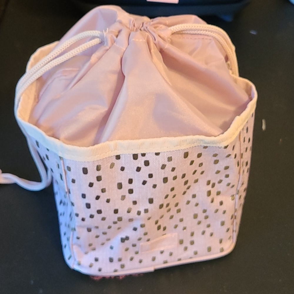 NWT Cinch Up Bin